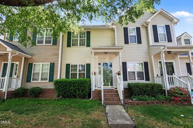 229 Commons Drive, Holly Springs, NC 27540