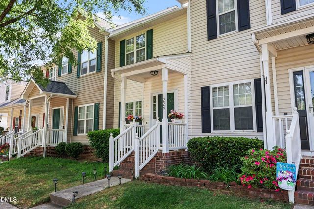 229 Commons Drive, Holly Springs, NC 27540
