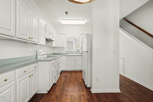 229 Commons Drive, Holly Springs, NC 27540