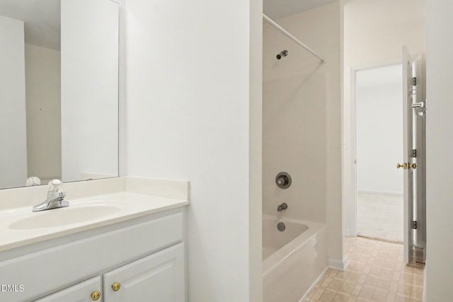 229 Commons Drive, Holly Springs, NC 27540