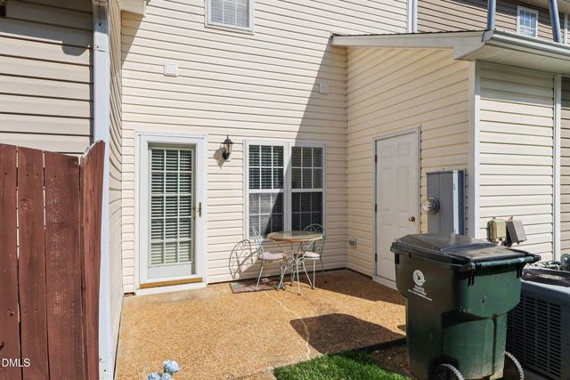 229 Commons Drive, Holly Springs, NC 27540