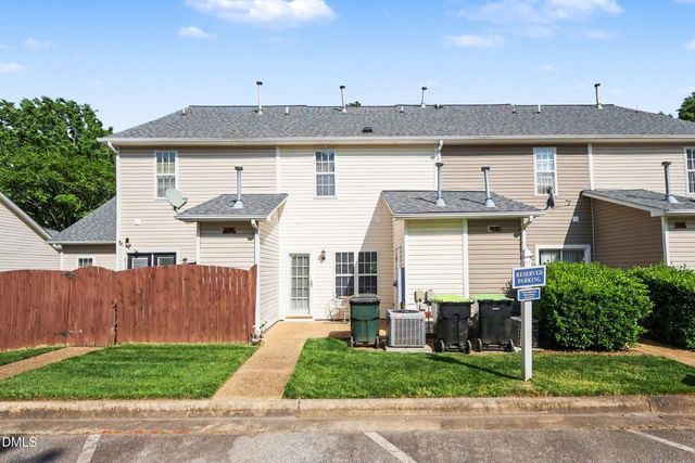 229 Commons Drive, Holly Springs, NC 27540