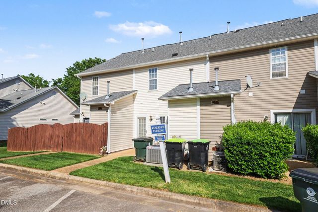 229 Commons Drive, Holly Springs, NC 27540