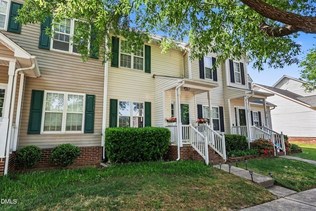 229 Commons Drive, Holly Springs, NC 27540
