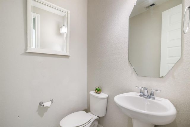 2304 Dolan Falls Lane, Pearland, TX 77089