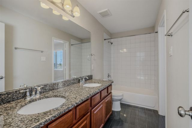 2304 Dolan Falls Lane, Pearland, TX 77089