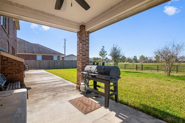 2304 Dolan Falls Lane, Pearland, TX 77089