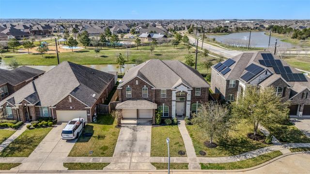 2304 Dolan Falls Lane, Pearland, TX 77089