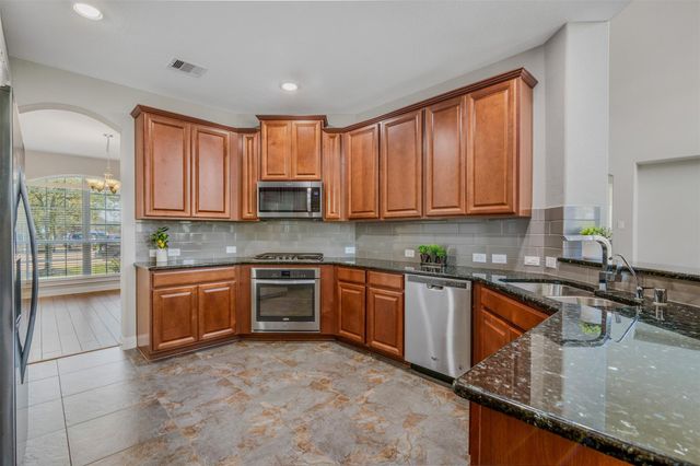 2304 Dolan Falls Lane, Pearland, TX 77089