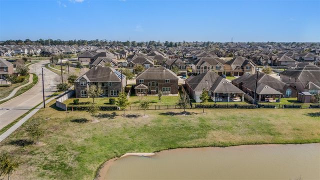 2304 Dolan Falls Lane, Pearland, TX 77089