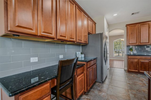 2304 Dolan Falls Lane, Pearland, TX 77089