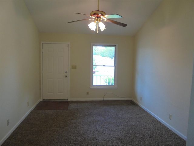 2746 Union Hall Rd, Clarksville, TN 37040