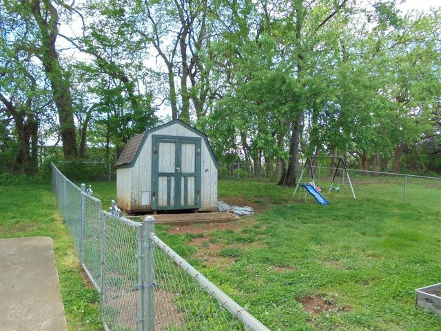 2746 Union Hall Rd, Clarksville, TN 37040