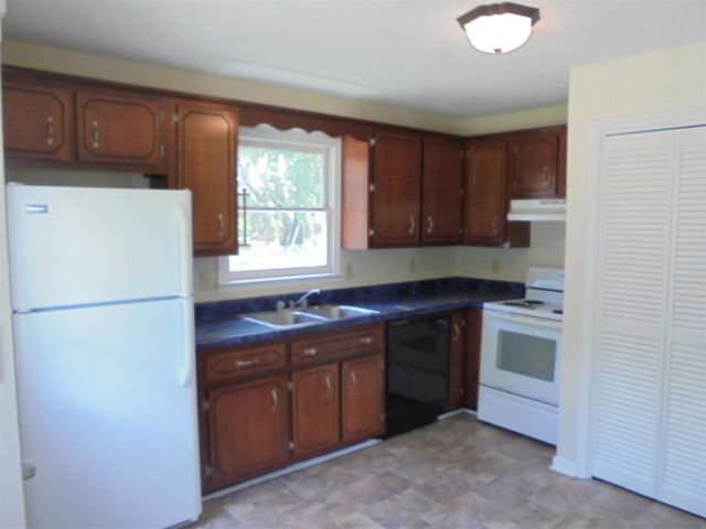 2746 Union Hall Rd, Clarksville, TN 37040