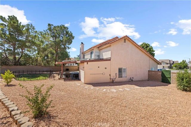 42443 Breeze, Lancaster, CA 93536