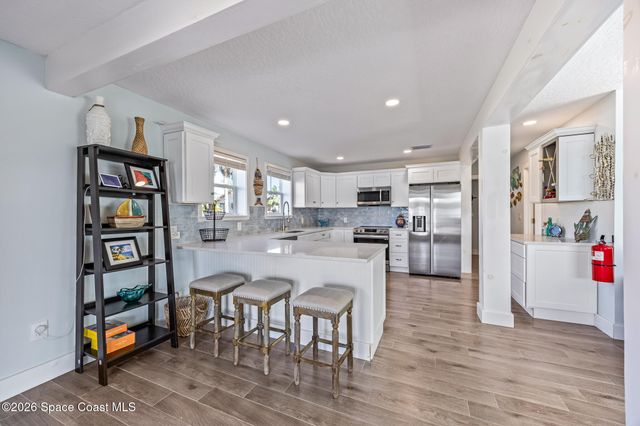 25 Vip Island A, Grant, FL 32949