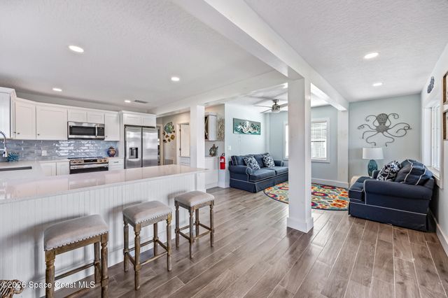 25 Vip Island A, Grant, FL 32949