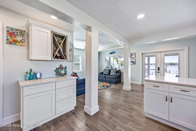 25 Vip Island A, Grant, FL 32949