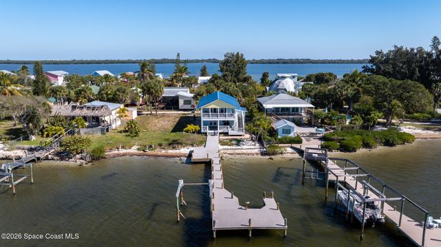 25 Vip Island A, Grant, FL 32949