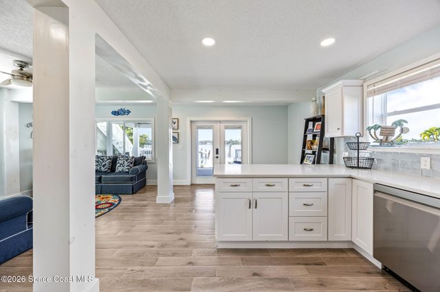 25 Vip Island A, Grant, FL 32949