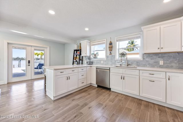 25 Vip Island A, Grant, FL 32949