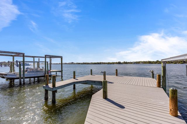25 Vip Island A, Grant, FL 32949