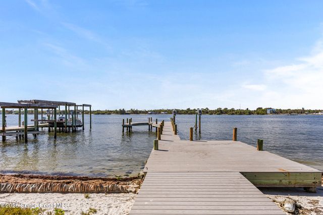 25 Vip Island A, Grant, FL 32949