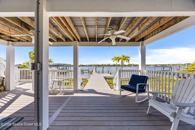25 Vip Island A, Grant, FL 32949