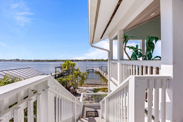 25 Vip Island A, Grant, FL 32949