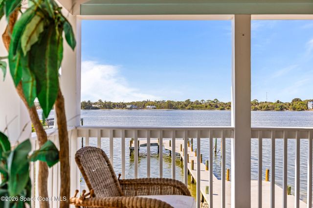 25 Vip Island A, Grant, FL 32949