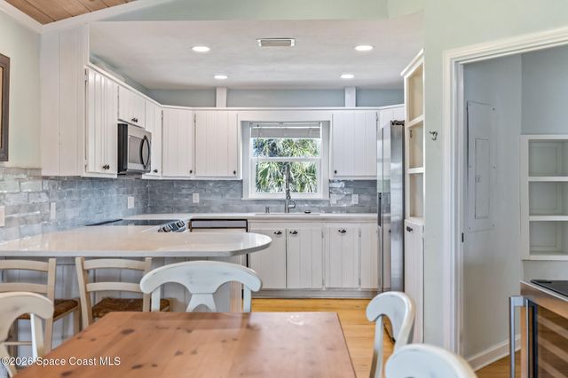 25 Vip Island A, Grant, FL 32949