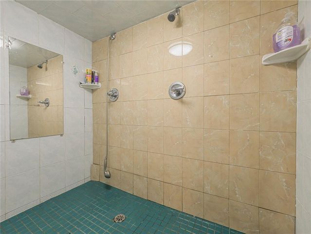 2 Hollowaty Kosak Road, Glen Spey, NY 12737