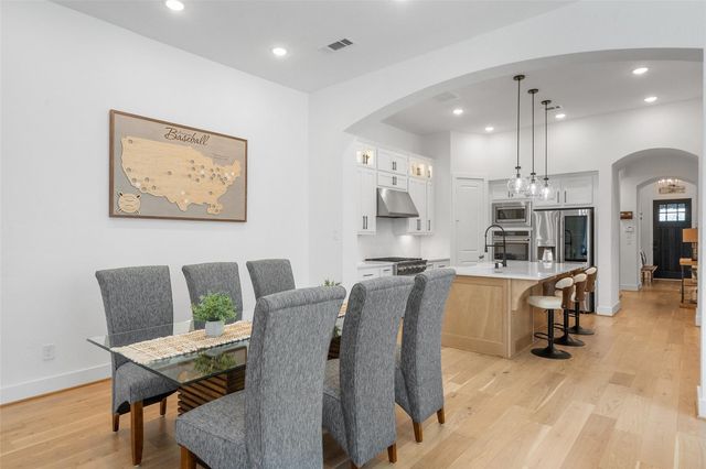 419 N Hillary Step Place, Montgomery, TX 77316