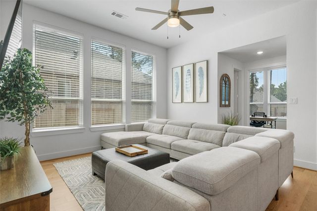 419 N Hillary Step Place, Montgomery, TX 77316