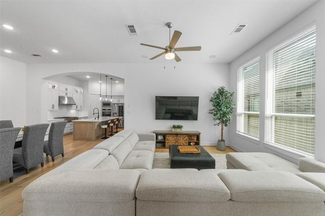 419 N Hillary Step Place, Montgomery, TX 77316