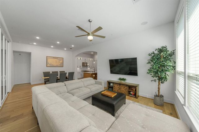 419 N Hillary Step Place, Montgomery, TX 77316