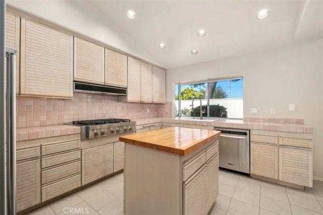 3160 Corte Hermosa, Newport Beach, CA 92660
