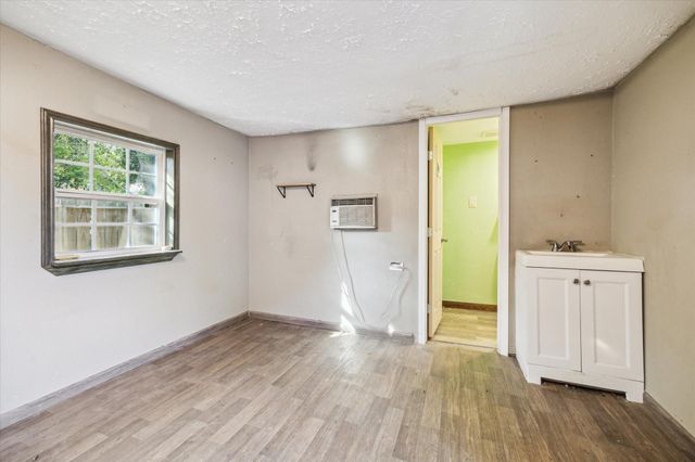 5923 Pine Needle Lane, Pasadena, TX 77505