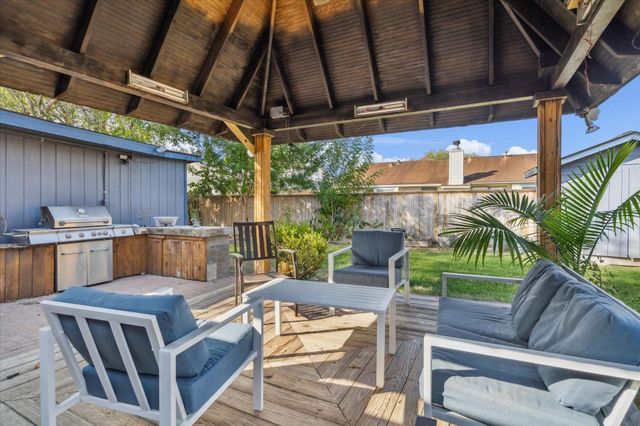 5923 Pine Needle Lane, Pasadena, TX 77505