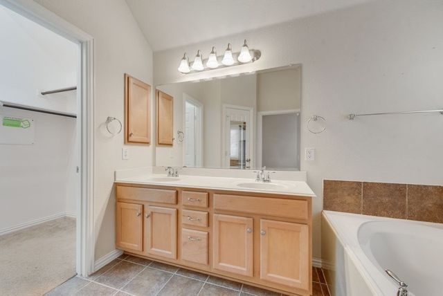 965 Tara Drive, Burleson, TX 76028