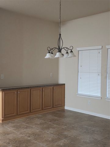 965 Tara Drive, Burleson, TX 76028