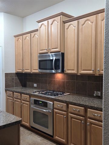 965 Tara Drive, Burleson, TX 76028