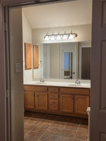 965 Tara Drive, Burleson, TX 76028