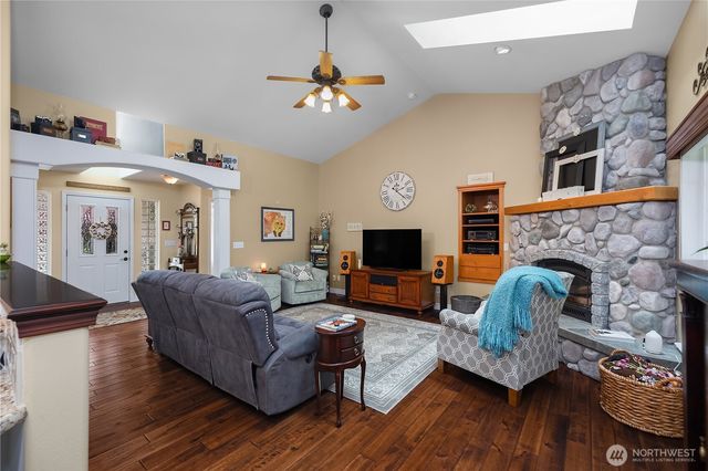 280 E Ann Arbor Drive, Shelton, WA 98584