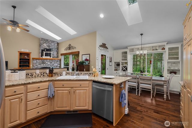 280 E Ann Arbor Drive, Shelton, WA 98584