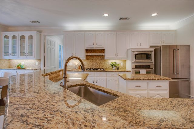 5830 Meaders Lane, Dallas, TX 75230