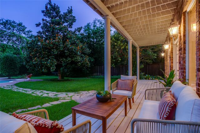 5830 Meaders Lane, Dallas, TX 75230