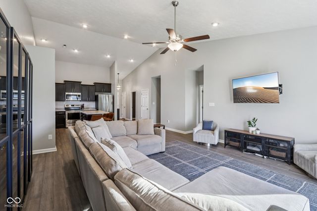 6819 W Wintergreen Court, Mccordsville, IN 46055