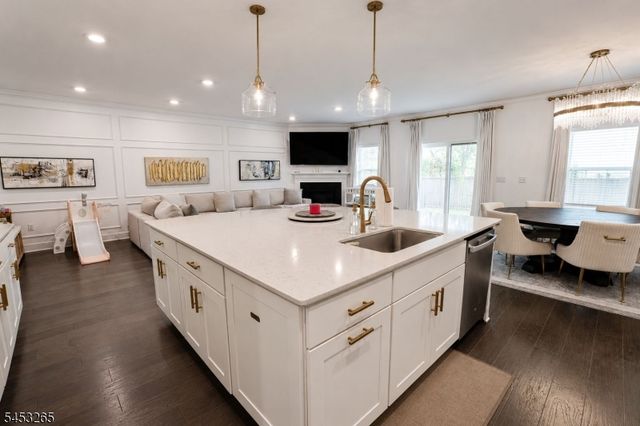 3 MYERS TERRACE, Morris Plains Boro, NJ 07950