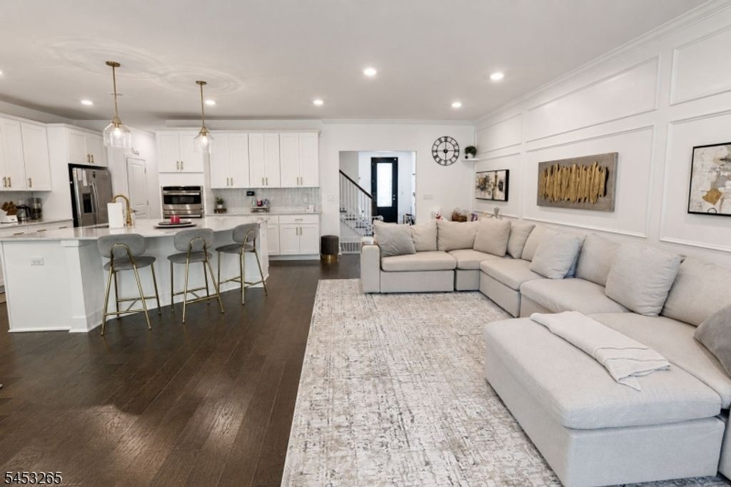 3 MYERS TERRACE, Morris Plains Boro, NJ 07950